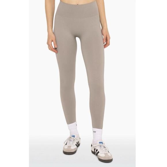 Set Active Nude Ribbed Seamless Athletic Leggings - Picture 2 of 5